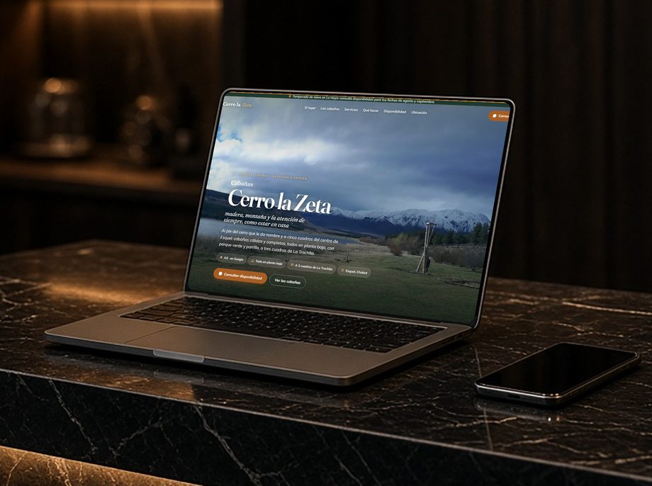 La página de Cabañas Cerro la Zeta en una notebook